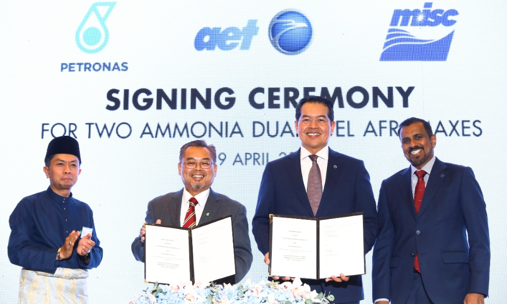 Malaysia: MISC petroleum arm AET places order for world’s first ammonia dual-fuel Aframax duo 26 Malaysia: MISC petroleum arm AET places order for world’s first ammonia dual-fuel Aframax duo