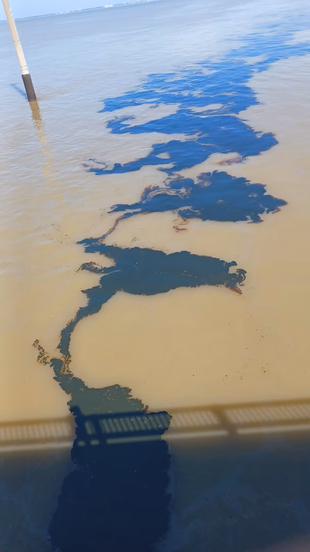 US: Barge crashes into Pelican Island Causeway in Texas 27 US: Barge crashes into Pelican Island Causeway in Texas