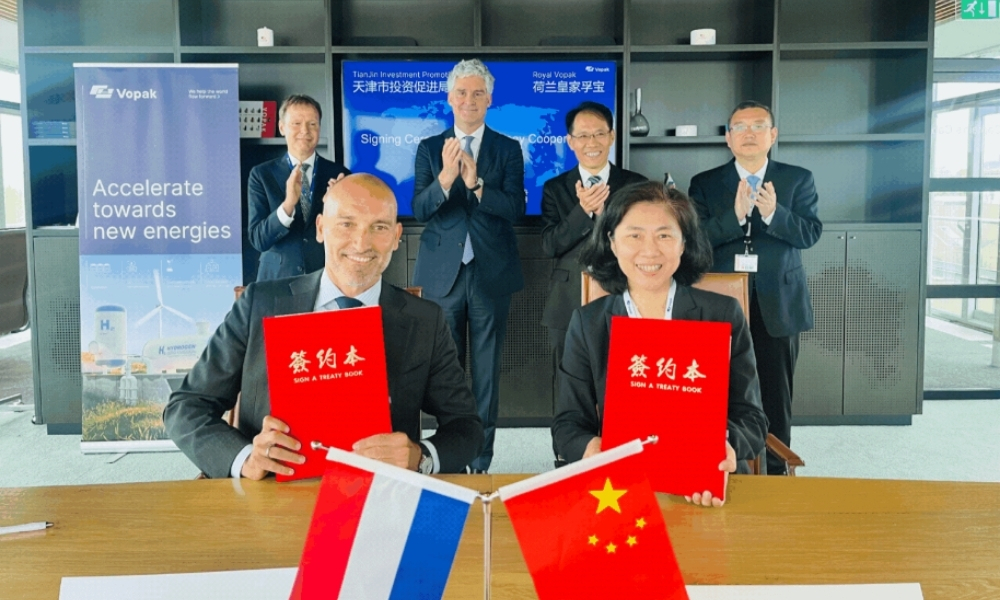 Tianjin Port Group and Vopak partner to develop green methanol bunkering service 26 Tianjun Port Group and Vopak partner to develop green methanol bunkering service