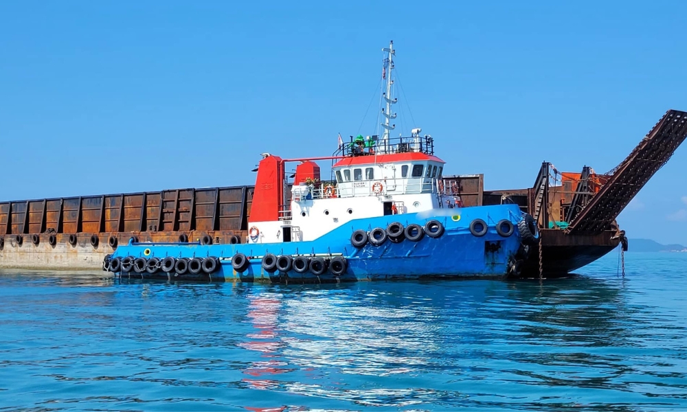 Malaysia: MMEA detains Singapore tugboat, barge for illegal anchoring in Johor 26 Malaysia: MMEA detains Singapore tugboat, barge for illegal anchoring in Johor