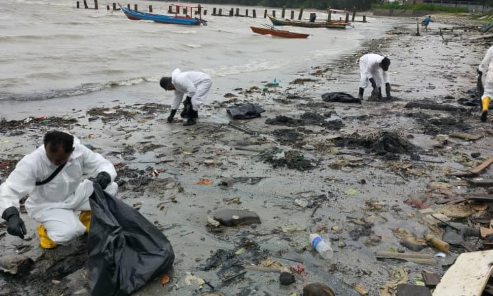 Malaysia to look into demands of Johor fisherman affected by oil spill from Singapore 26 Malaysia: Government to look into demands of Johor fisherman affected by oil spill from Singapore