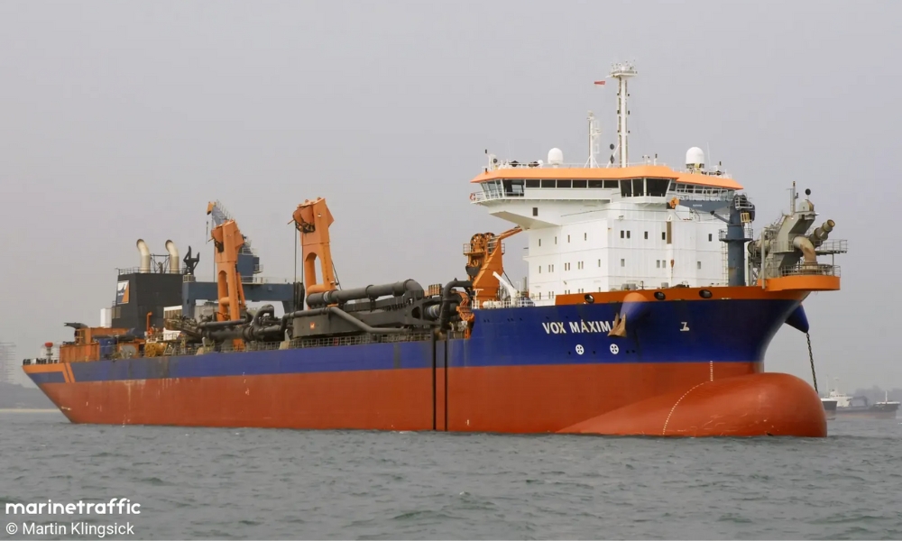 Four Dutch seafarers charged for alleged roles in causing Singapore oil spill 26 Martin Klingsick / MarineTraffic