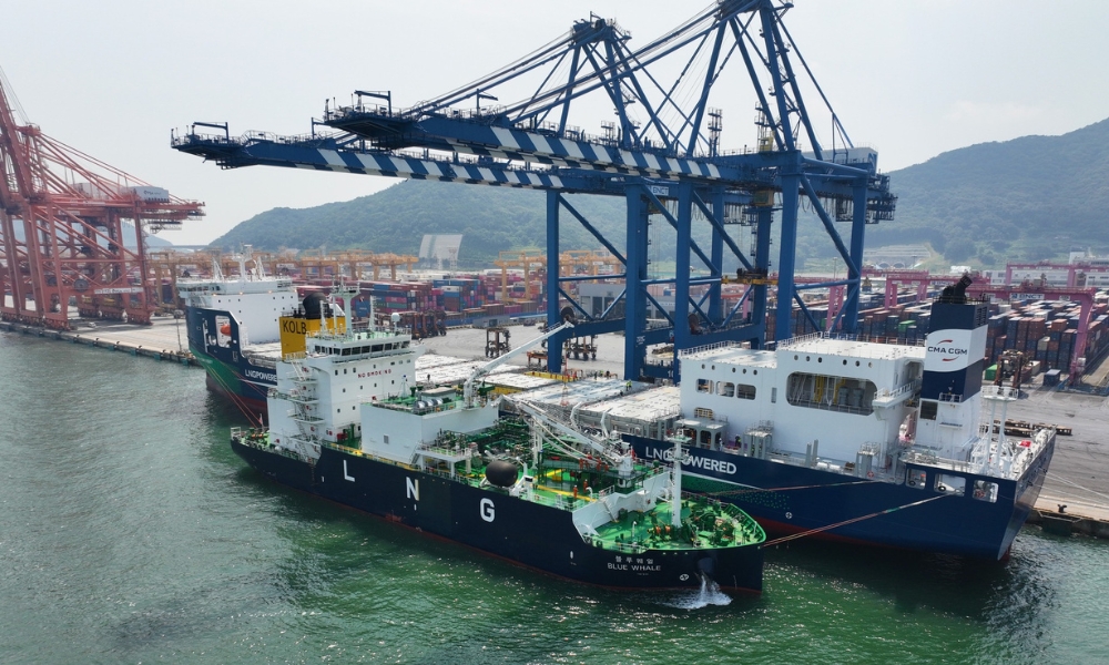 Busan Port completes first simultaneous LNG bunkering and unloading in South Korea