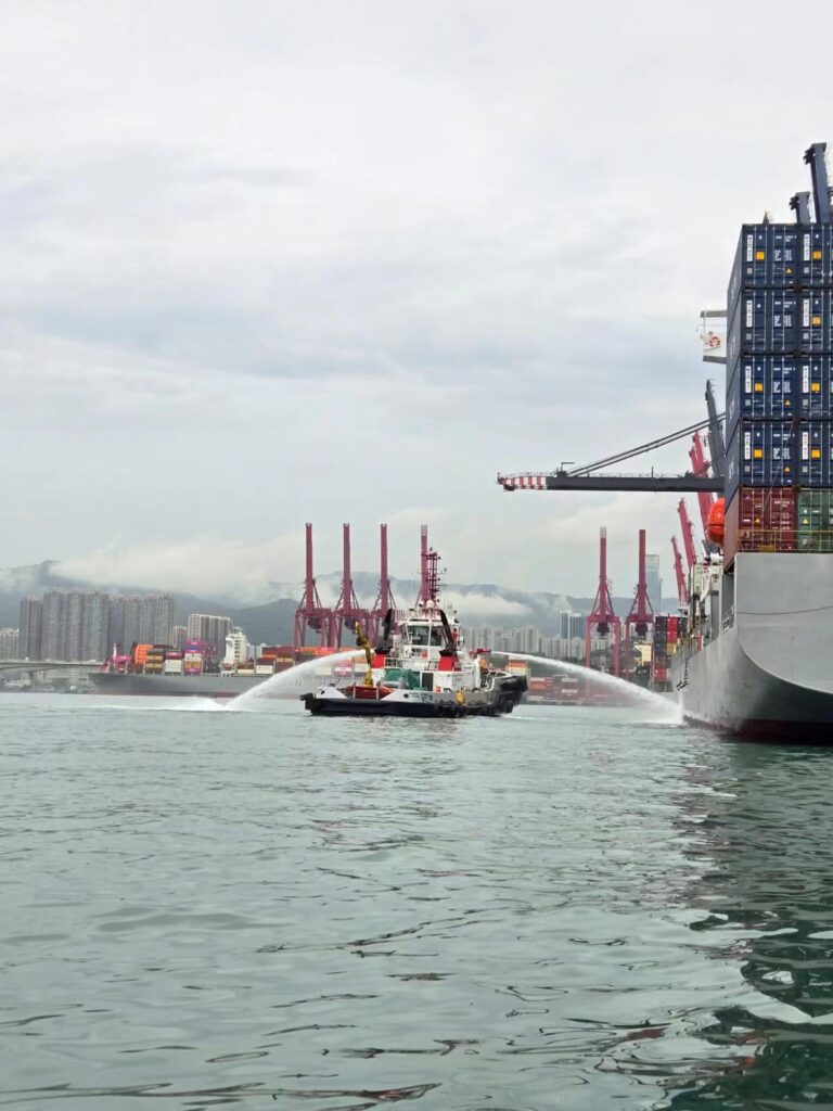 [Updated 27 Aug] Hong Kong: Bunker spill at HIT container terminal in ...