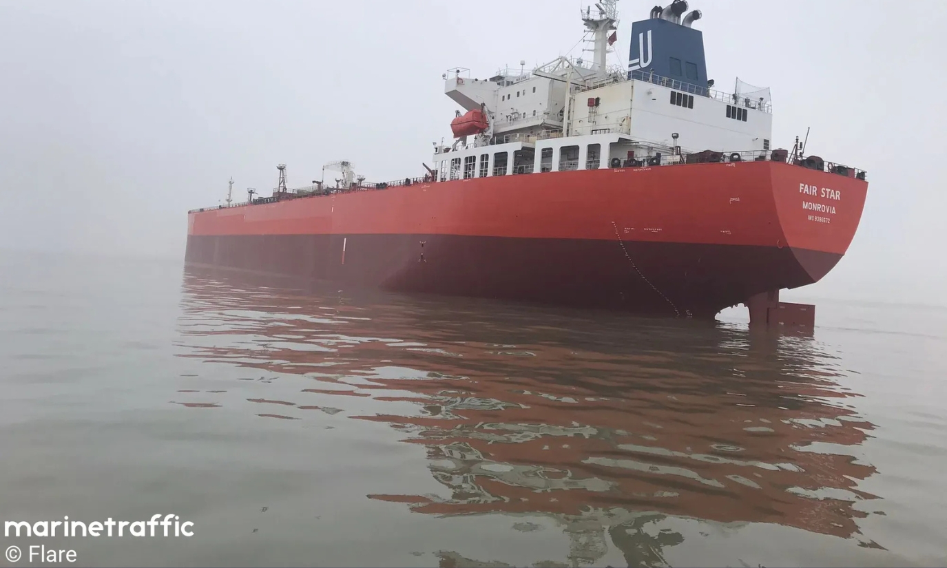 Singapore: Liberia-flagged tanker “Fair Star” placed under Sheriff’s arrest 26 MarineTraffic / Flare