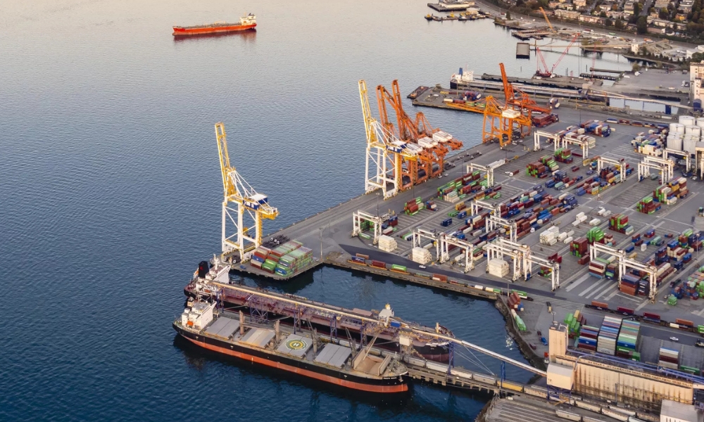 Ports of Hamburg and Vancouver to assess alternative fuel bunkering readiness 26 Port of Vancouver