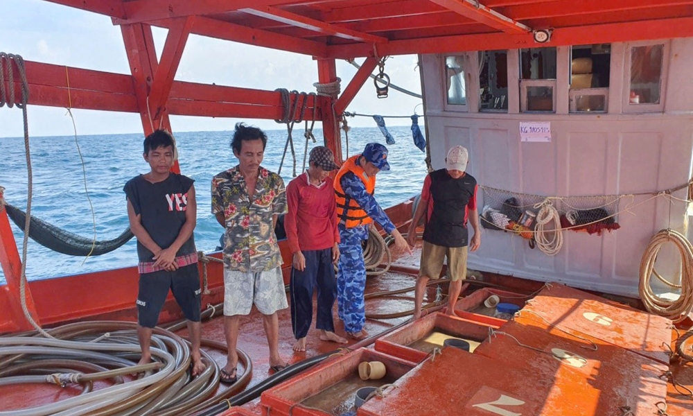 Vietnam: Fishing vessel arrested over 75,000 litres of unknown origin diesel oil