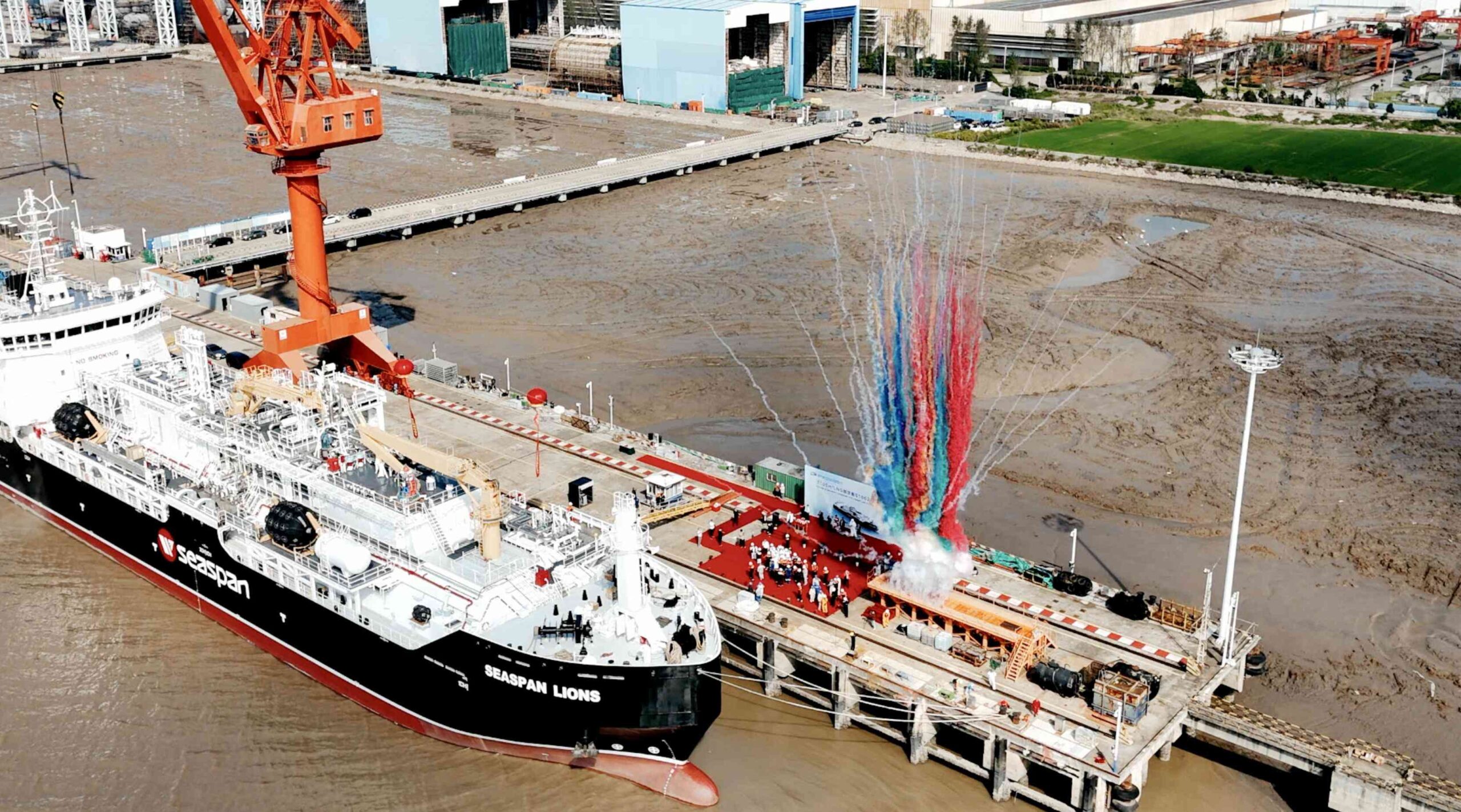 China: CIMC SOE delivers second LNG bunkering vessel to Seaspan Energy 