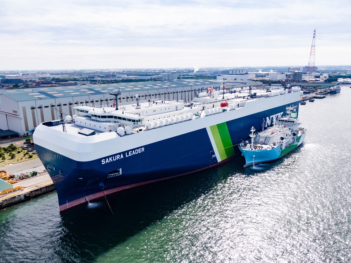 LNG bunkering vessel “Kaguya” achieves 100th STS LNG refuelling operation
