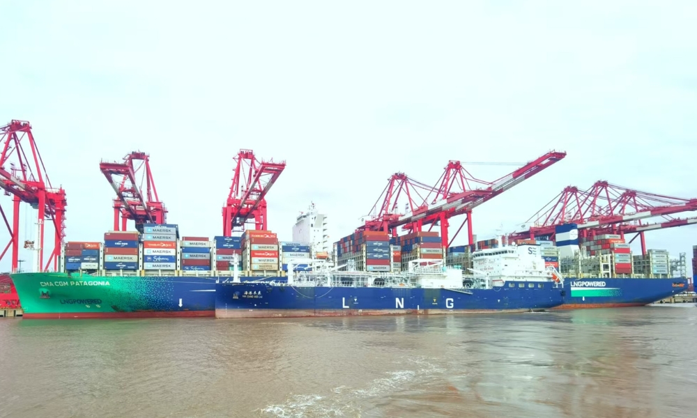 CMA CGM achieves 100th SIMOPS LNG bunkering operation in Shanghai