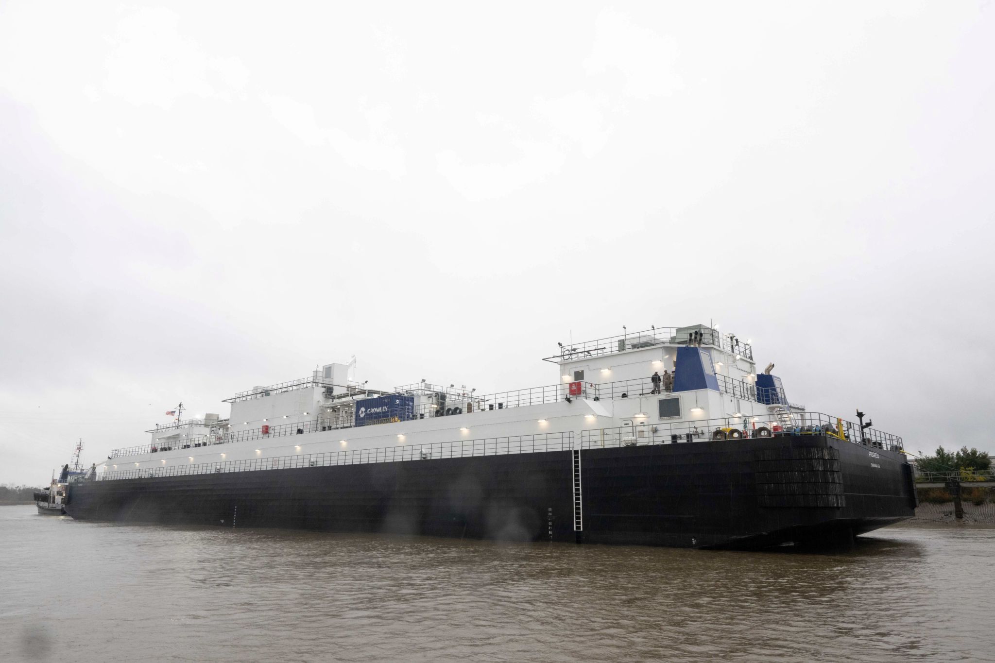 Crowley and Shell christen largest US-flagged LNG bunker barge “Progress”
