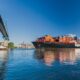 Hapag-Lloyd's "Essen Express" (13,169 TEU) heading towards the ‘Köhlbrandbrücke’