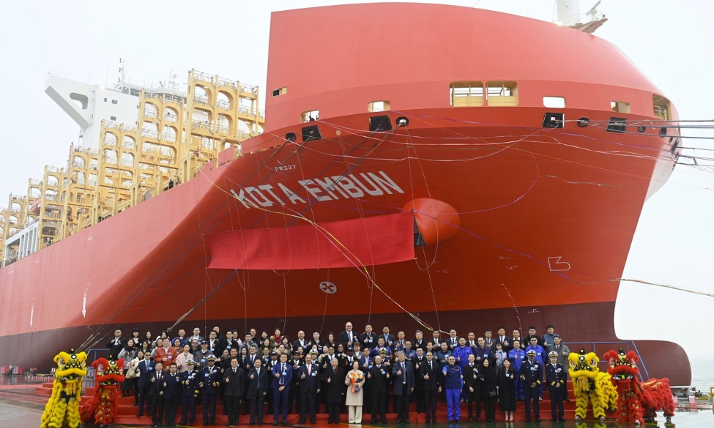 Singapore-based PIL names fourth 14,000 TEU LNG dual-fuel boxship in China 26 Singapore-based PIL names fourth 14,000 TEU LNG dual-fuel boxship in China