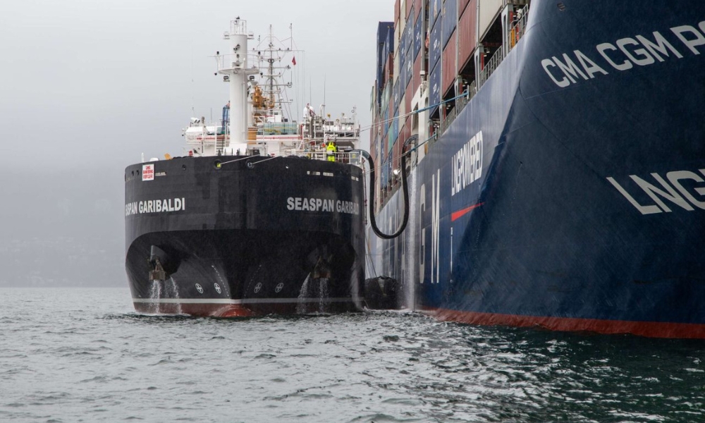 Seaspan Energy completes Canada’s first STS LNG bunkering op of a containership 26 Seaspan Energy completes Canada’s first STS LNG bunkering op of a containership