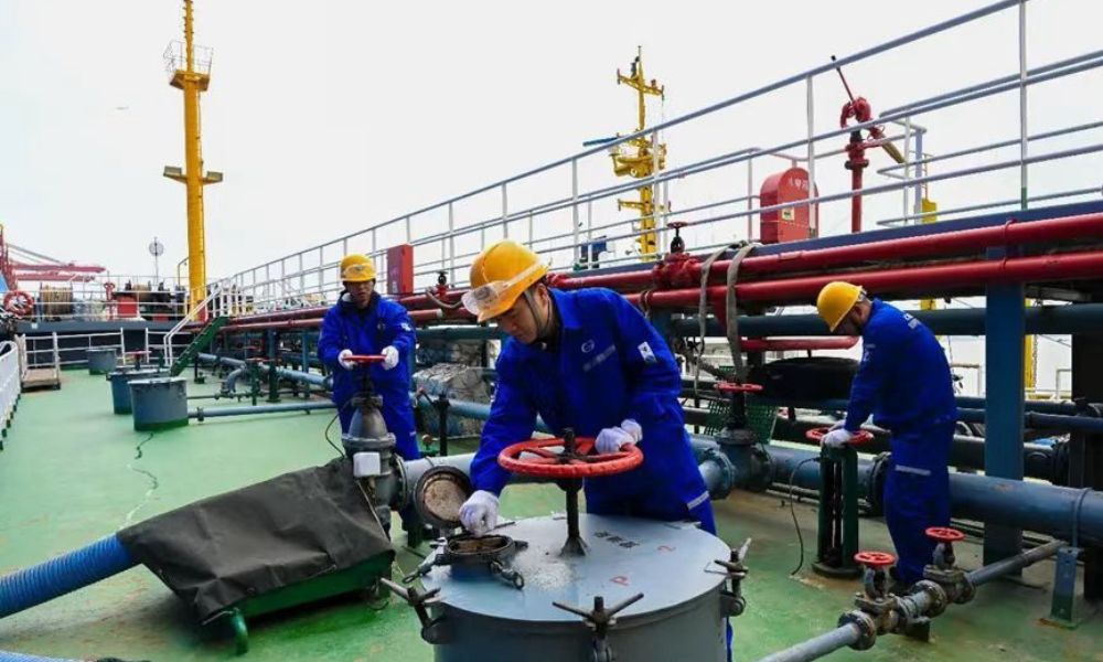 China: COSCO Shipping boxships take on biofuel in Fujian, Hong Kong bunkering ops