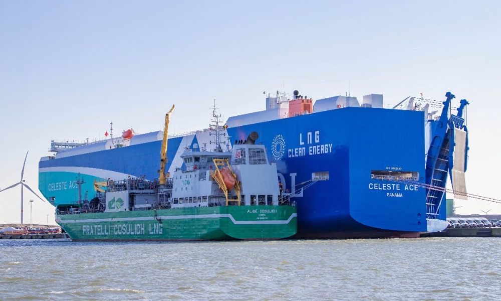 Titan completes first LNG and bio-LNG bunkering op to MOL under new term contract 26 Titan completes first LNG and bio-LNG bunkering op to MOL under new term contract