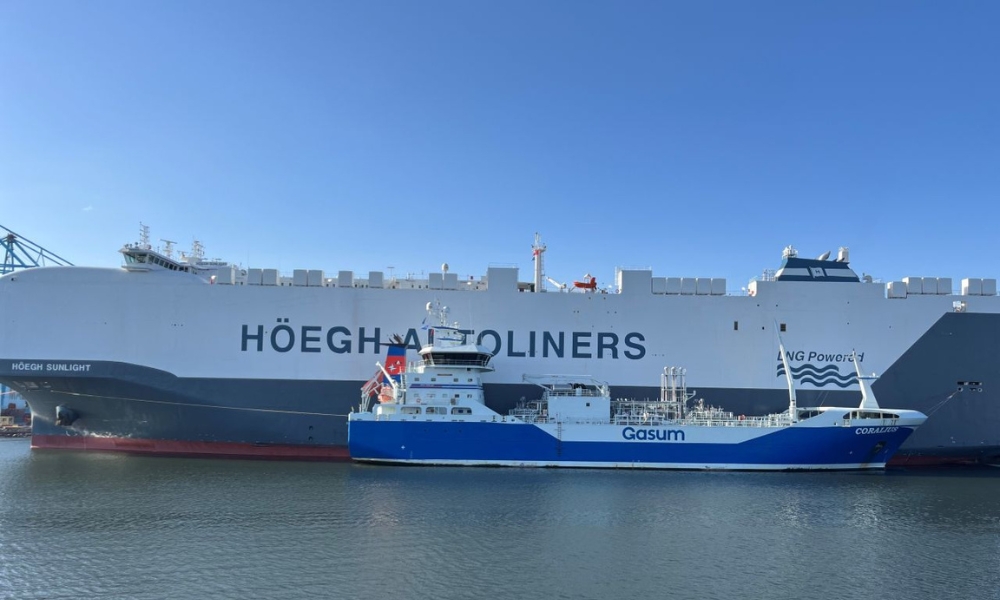 Gasum completes SIMOPS LNG bunkering operation of PCTC “Höegh Sunlight” 26 Gasum completes SIMOPS LNG bunkering operation of PCTC “Höegh Sunlight”
