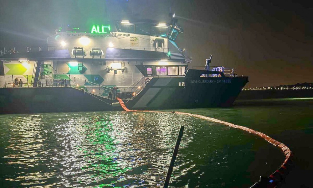Oil leak at Johor Terminal stopped, clean-up ongoing off Pulau Ubin and Changi Beach