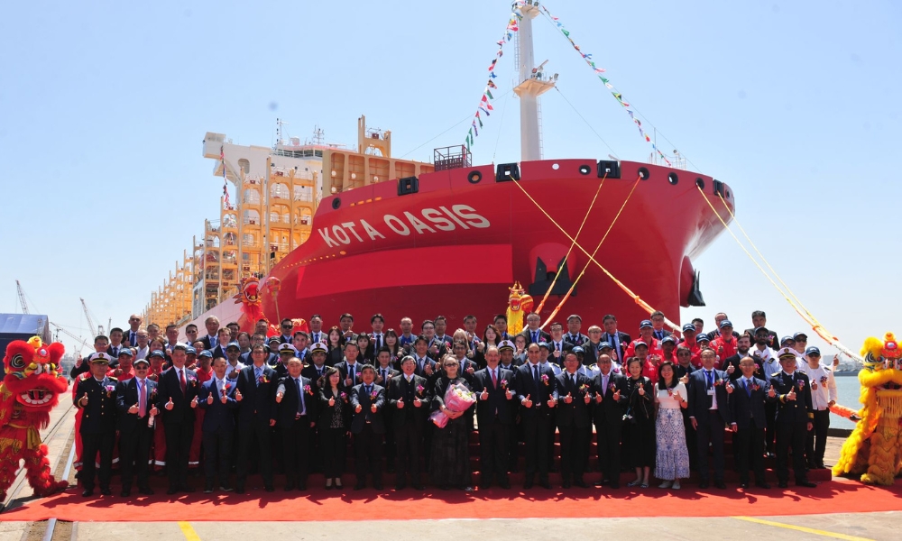 Singapore-based PIL names first 8,200 TEU LNG dual-fuel boxship in China