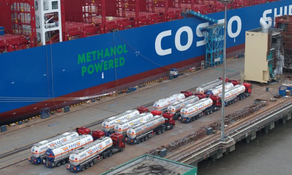 Chimbusco completes bunkering of China’s first 16,000K TEU methanol DF boxship