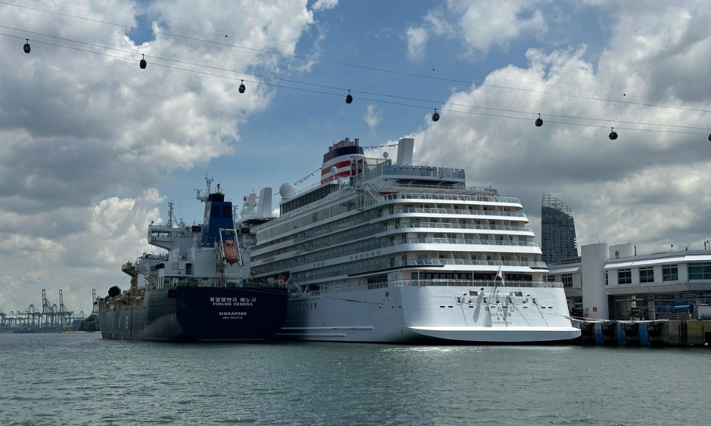 Singapore: Shell completes first LNG bunkering op of largest Japan-flagged cruise ship