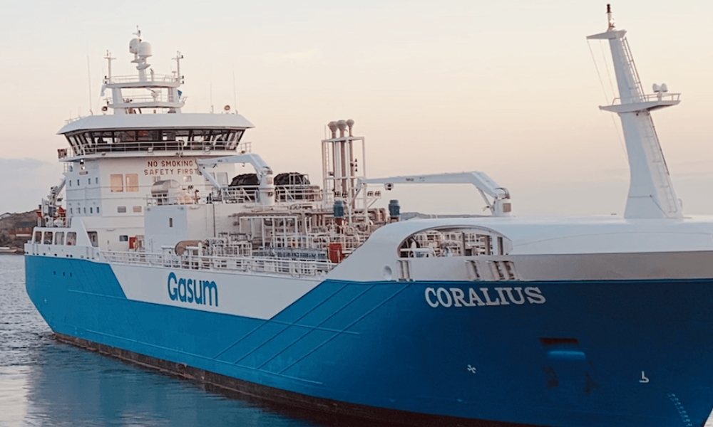 Gasum’s LNG bunkering vessel “Coralius” completes 1000th operation