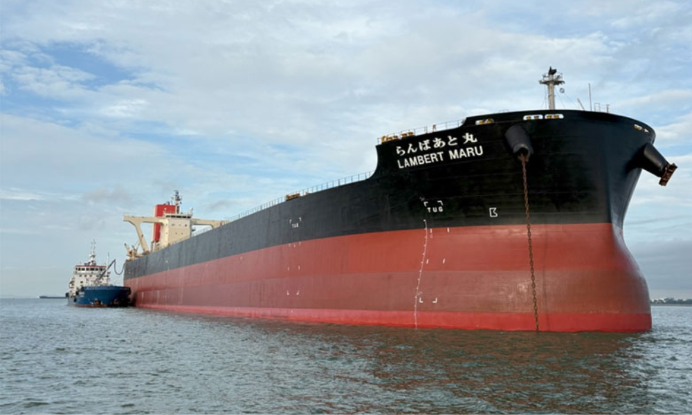 MOL bulker begins first biofuel-powered voyage after bunkering in Singapore