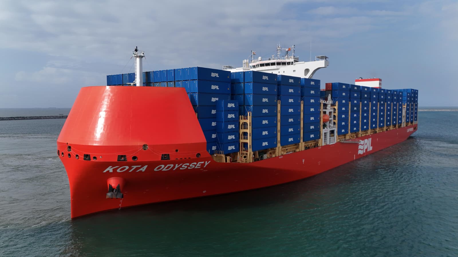 Singapore-based PIL names LNG dual-fuel container vessel “Kota Odyssey” in Ghana 27 Singapore-based PIL names LNG dual-fuel container vessel “Kota Odyssey” in Ghana
