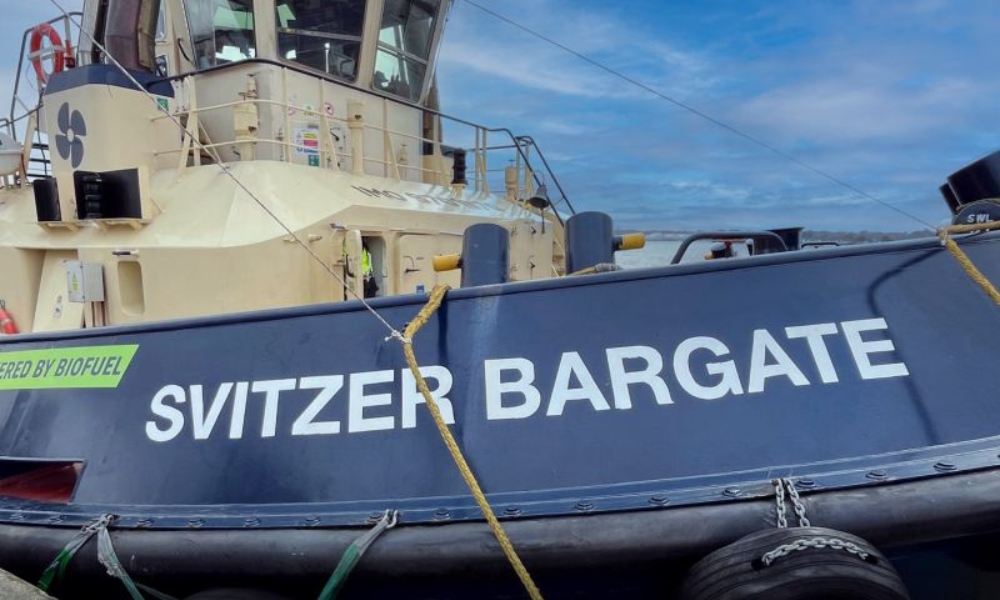 DP World supports HVO100 bunkering operation of Svitzer tugboat