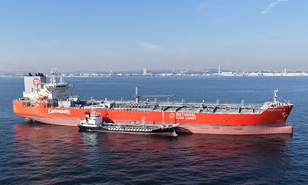 MOL teams up with partners in Japan’s first STS methanol bunkering operation at anchorage