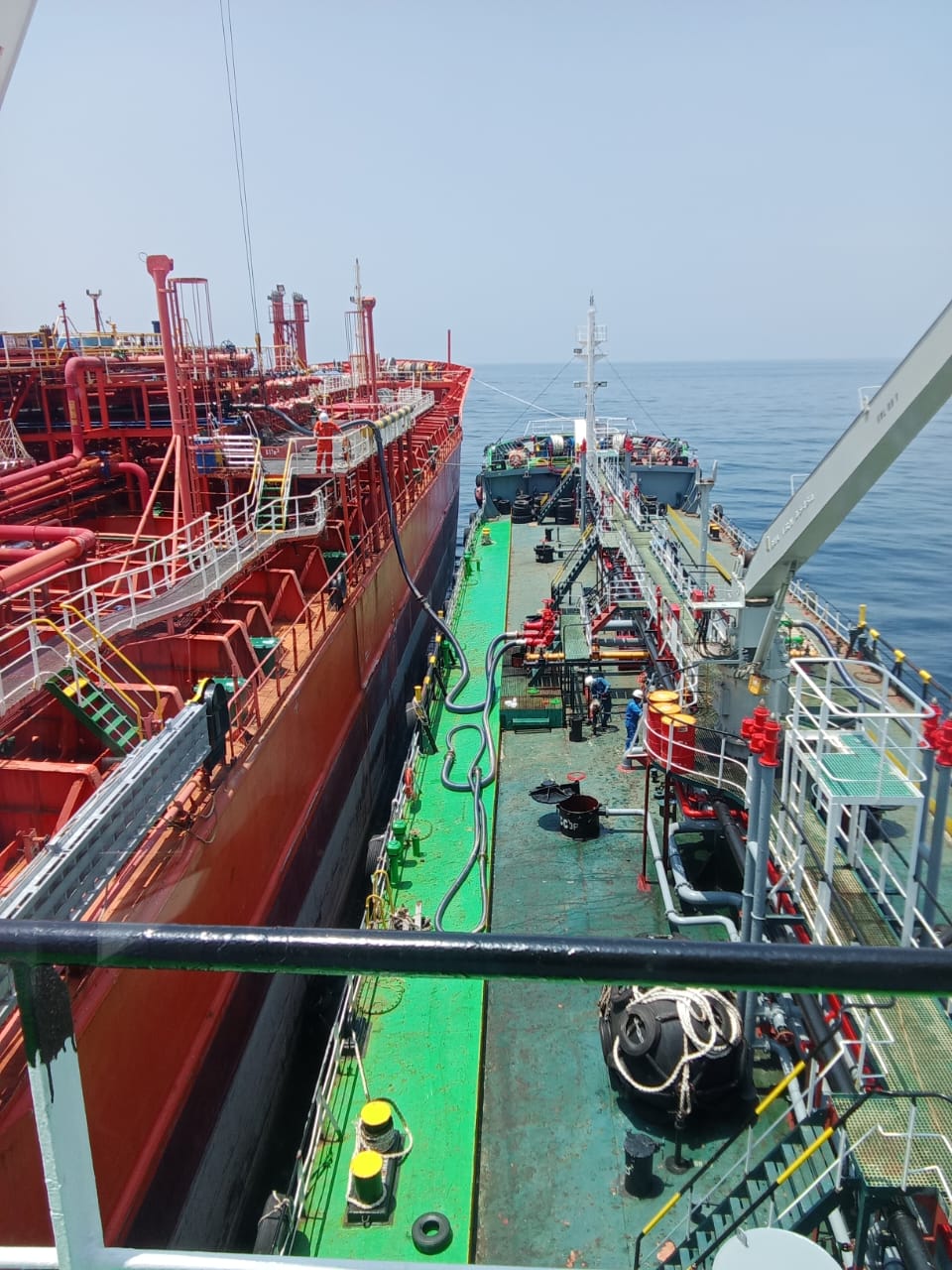Malaysia: MMEA detains two oil tankers for illegal STS bunkering operation off Pulau Jarak 
