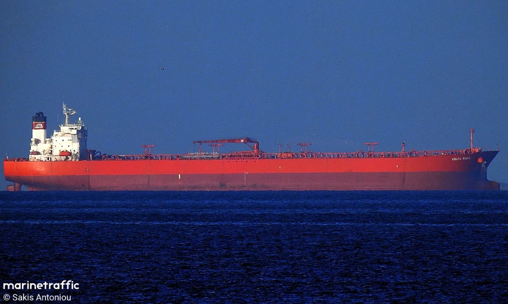 Marine Traffic / Sakis Antoniou
