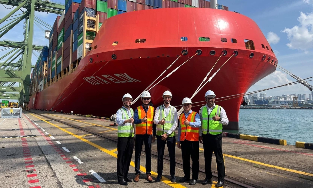 PIL's LNG dual-fuel boxship “Kota Elok” arrives in Singapore on maiden call