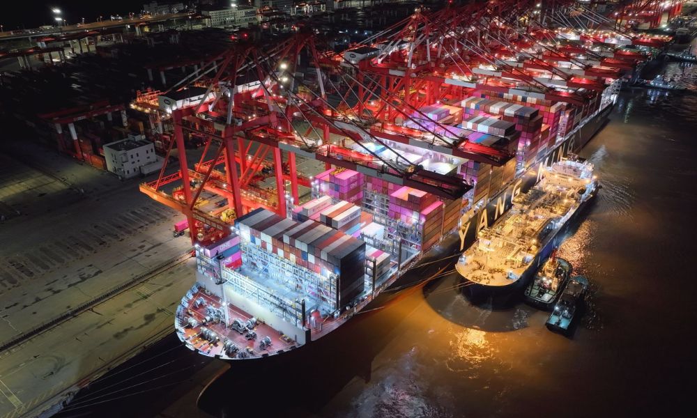 Yang Ming dual-fuel vessel completes first SIMOPS LNG bunkering operation in Shanghai