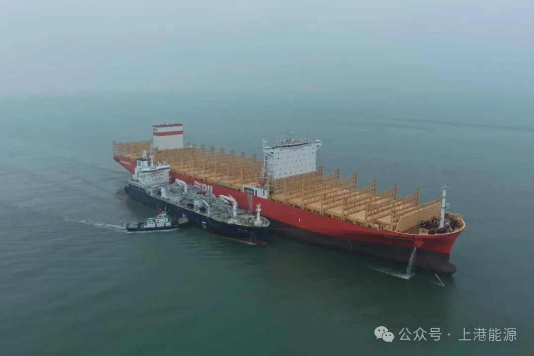 China: SIPG Energy completes first simultaneous two-vessel, two-fuel green bunkering operation 29 640 76