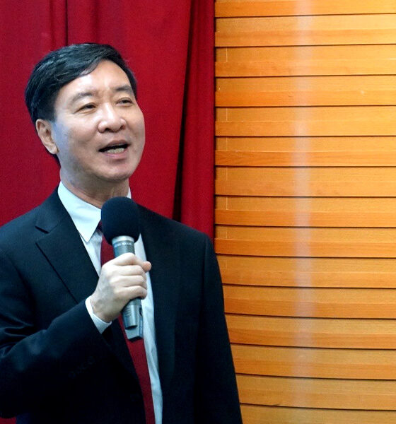 Dr Kang Wu