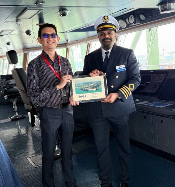 PIL’s new LNG dual-fuel boxship “Kota Elan” makes maiden call in Singapore